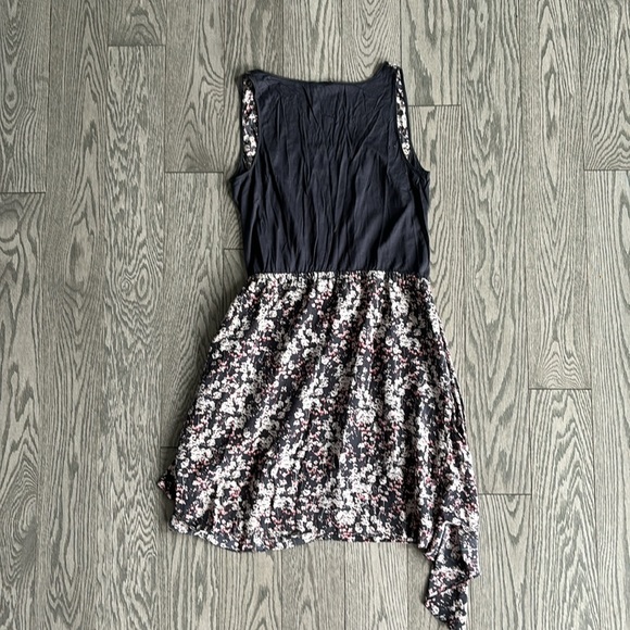 Club Monaco Dress👗💜 - Picture 3 of 7